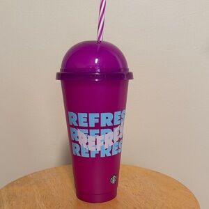 Brand new Starbucks 24 oz / 709 ml Dome Lid Cold Cup